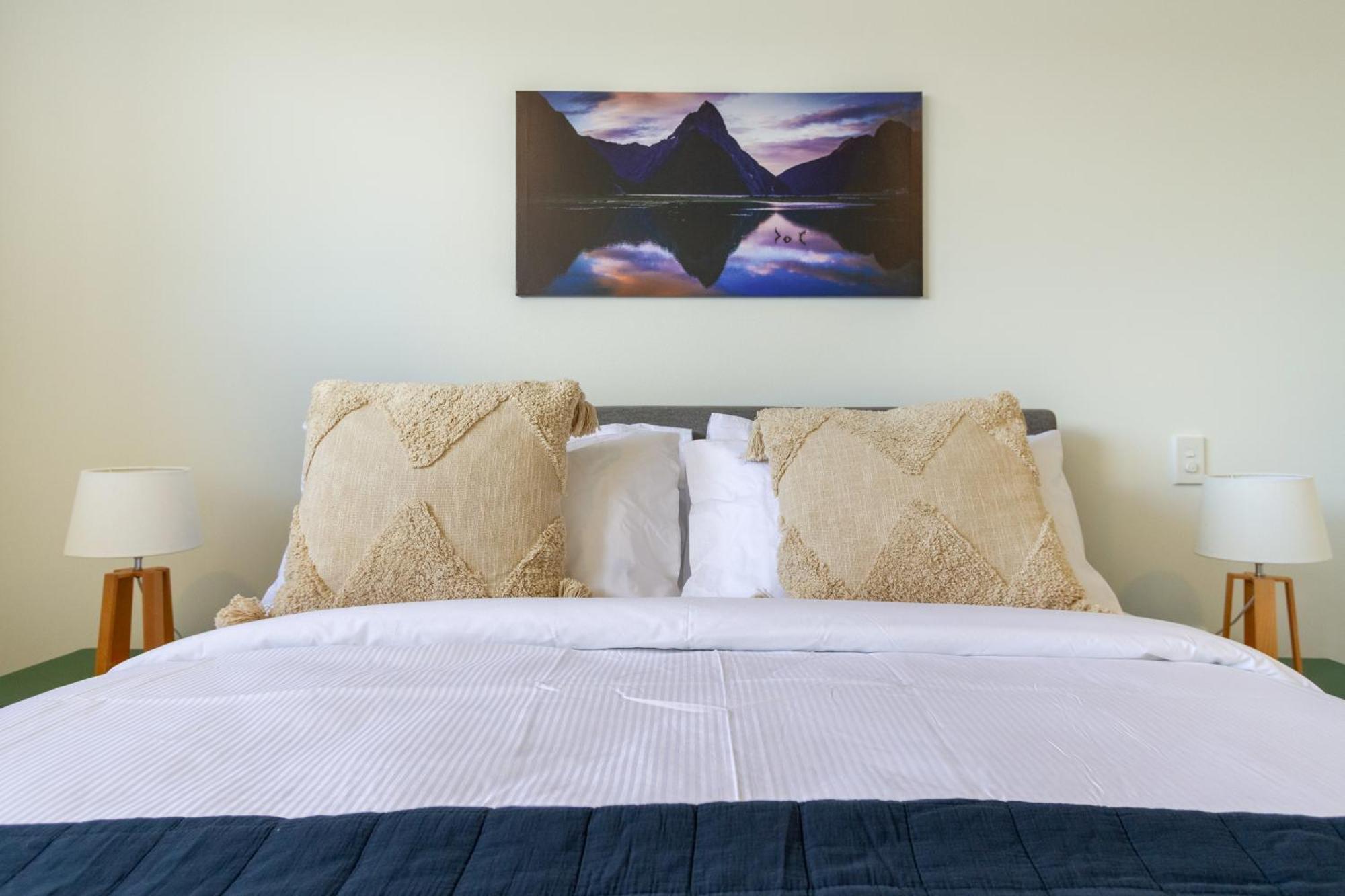 Апартаменты Conveniently Located 2Br Townhouse In West Akl Окленд Экстерьер фото